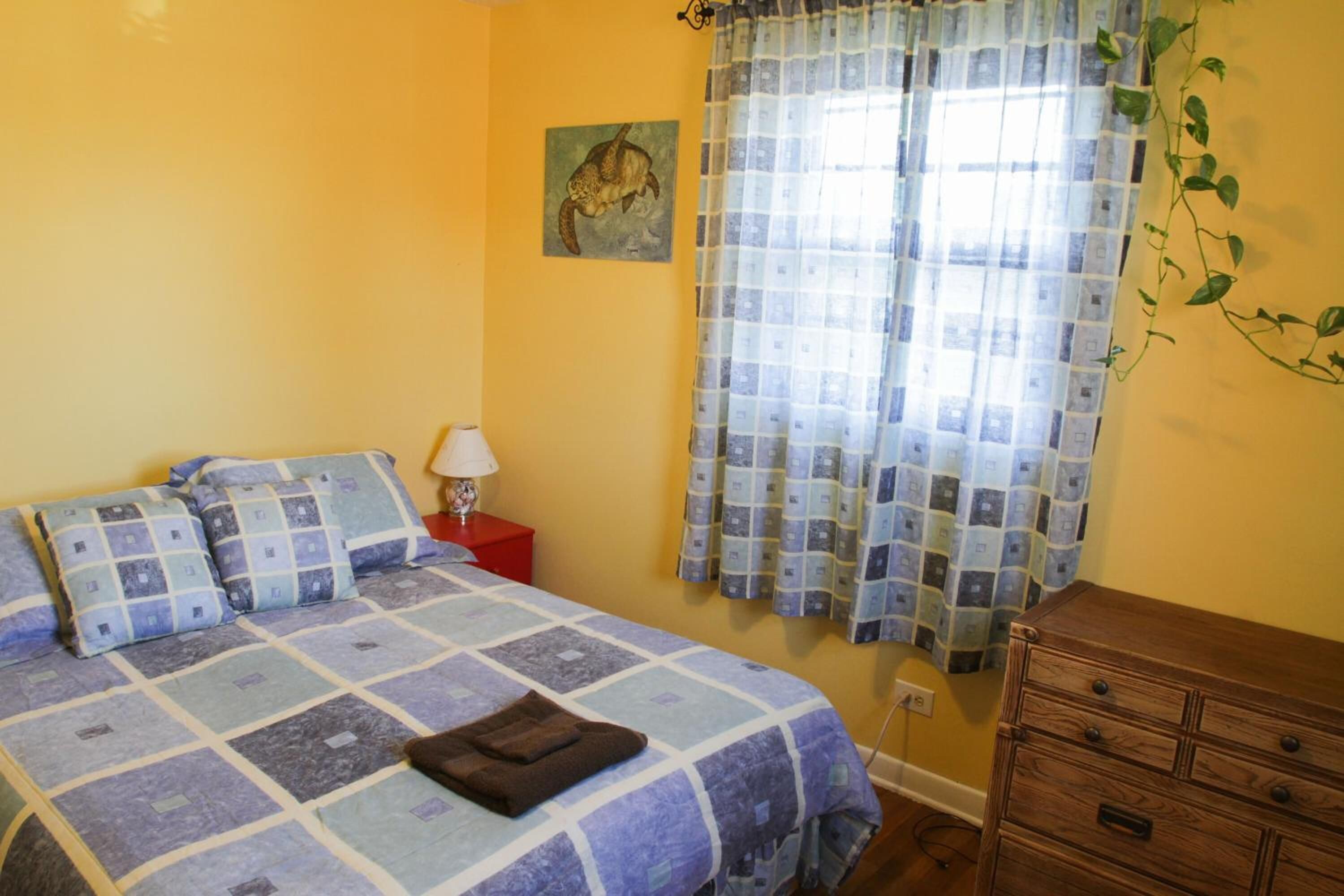 Iron/ironing board, free WiFi, bed sheets
