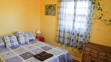 Iron/ironing board, free WiFi, bed sheets