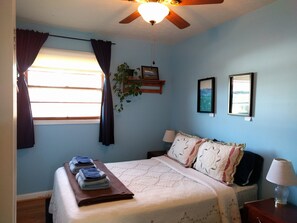 Habitación, 3 habitaciones | Tabla de planchar con plancha, wifi gratis, ropa de cama