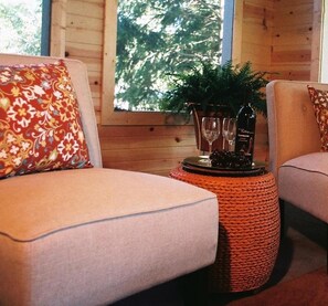 Flat-screen TV - Summers Inn (Ludington)