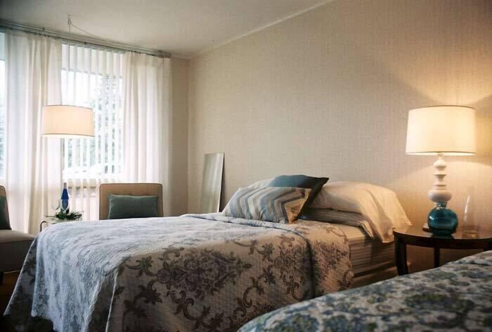 Summer's Inn Ludington by null