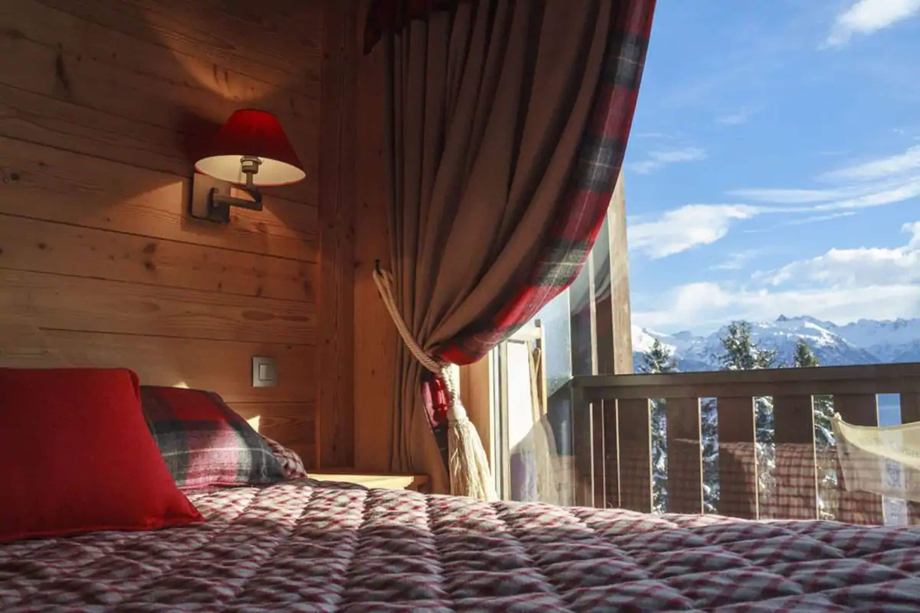 double room | in-room safe, desk, soundproofing, free cots/infant beds