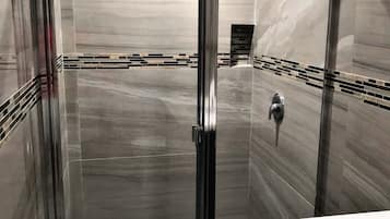 Exclusive Single Room, 1 Queen Bed, Non Smoking | Bathroom shower