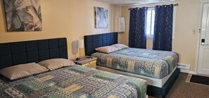 Quarto solteiro standard, 2 camas Queen, sacada | Roupas de cama premium