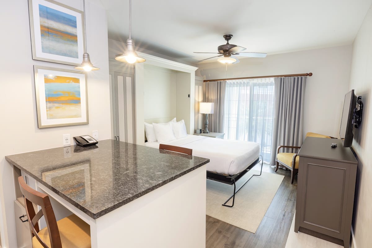Deluxe studio suite (STD - Sleeps 2) | Dineren in de kamer