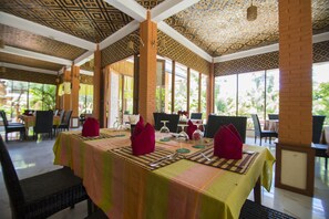 Breakfast, lunch, dinner served; Asian cuisine  - Bawga Theiddhi Hotel (Nyaung-U)