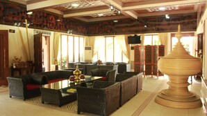 Lobby-Lounge