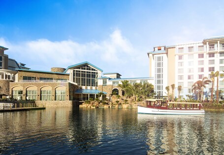 Universal's Loews Sapphire Falls Resort - Image 14