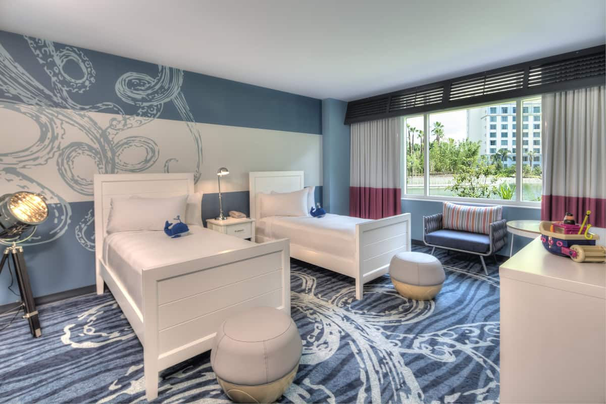 Room (Kids Suite) (Exclusive Universal Park Benefits)