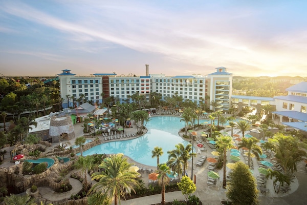 Outdoor pool, cabanas (surcharge), pool umbrellas