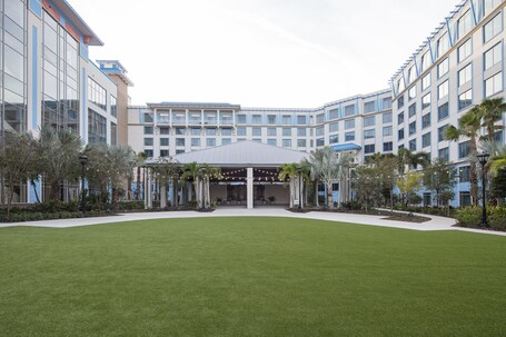 Universal's Loews Sapphire Falls Resort - Image 23