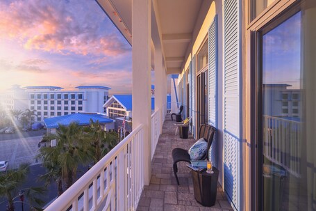Universal's Loews Sapphire Falls Resort - Image 4