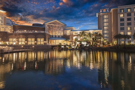 Universal's Loews Sapphire Falls Resort - Image 48