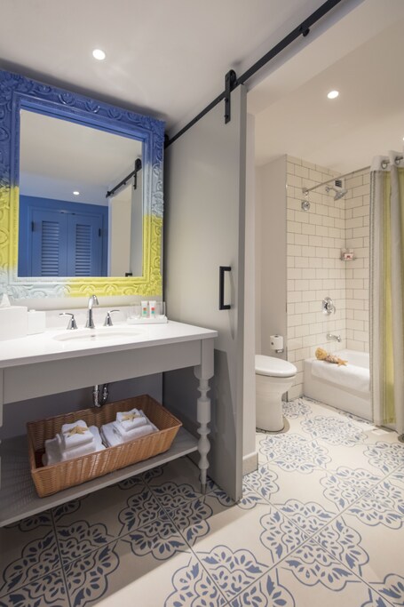 Universal's Loews Sapphire Falls Resort - Image 36