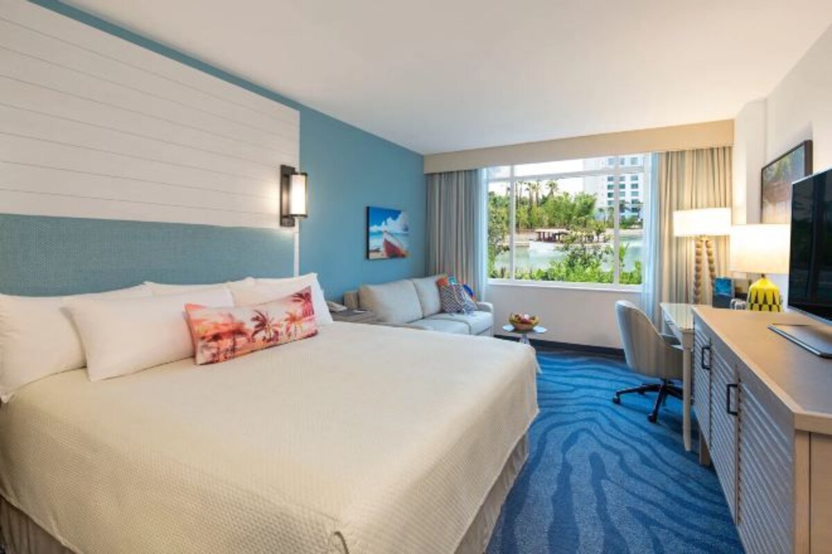 Lagoon View King Room