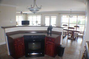 Apartment, 2 Bedrooms | Private kitchen