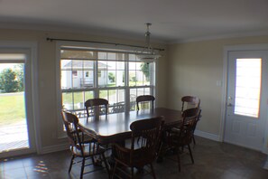 Apartment, 2 Bedrooms | In-room dining