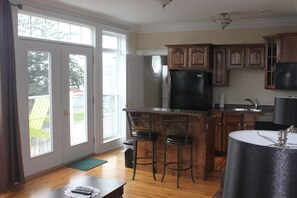 Executive-Suite | Eigene Küche | Kühlschrank, Mikrowelle, Ofen, Herdplatte