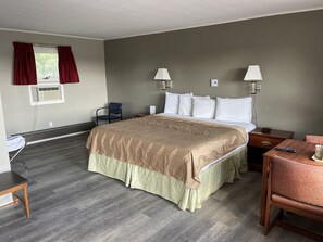 Standard Room, 1 King Bed | Fitness facility - Timberly Motel (Gaylord)