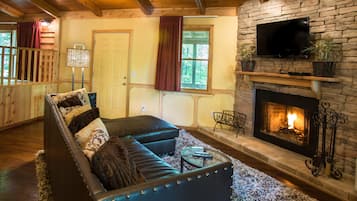 50-inch Smart TV with cable channels, table tennis