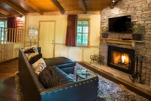 Smart TV 50-inch có truyền hình cáp, bàn bóng bàn 