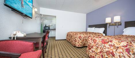 Standard Quadruple Room, 2 Queen Beds