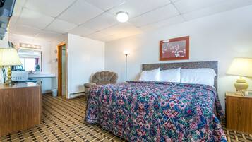 Standard Room, 1 King Bed, City View | Desk, iron/ironing board, free WiFi, bed sheets