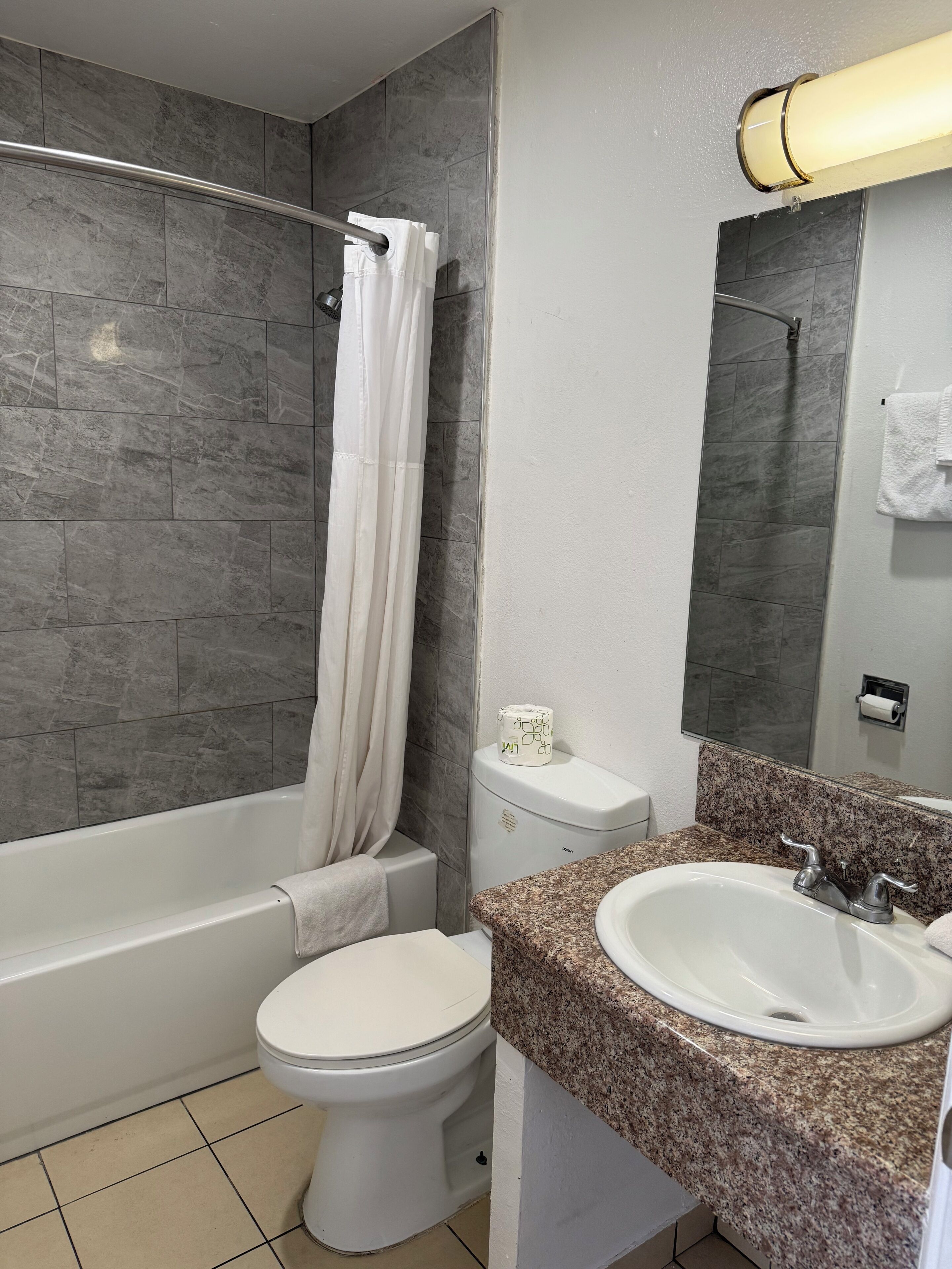 Foto - National Inn Garden Grove
