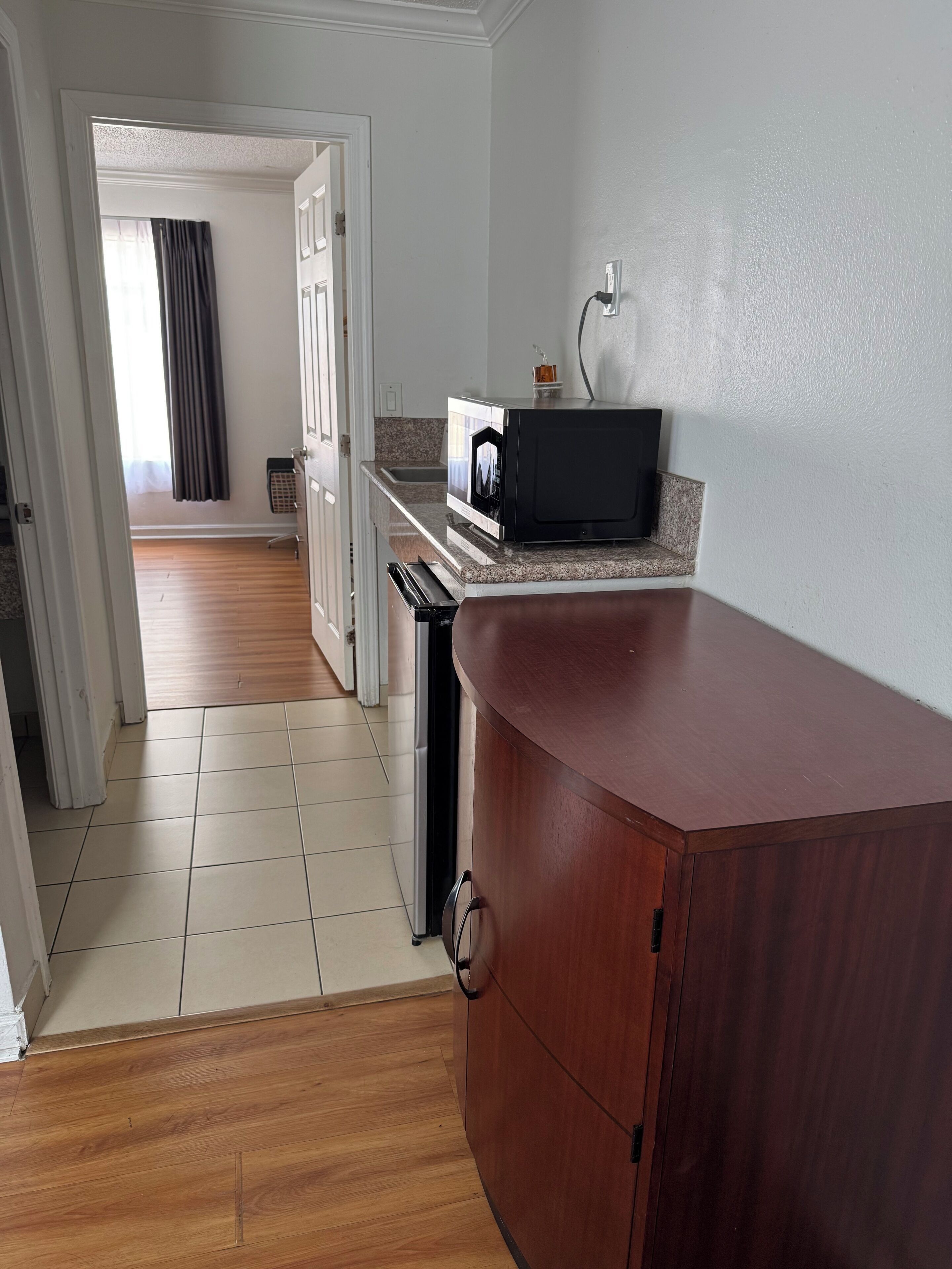 Photo - National Inn Garden Grove
