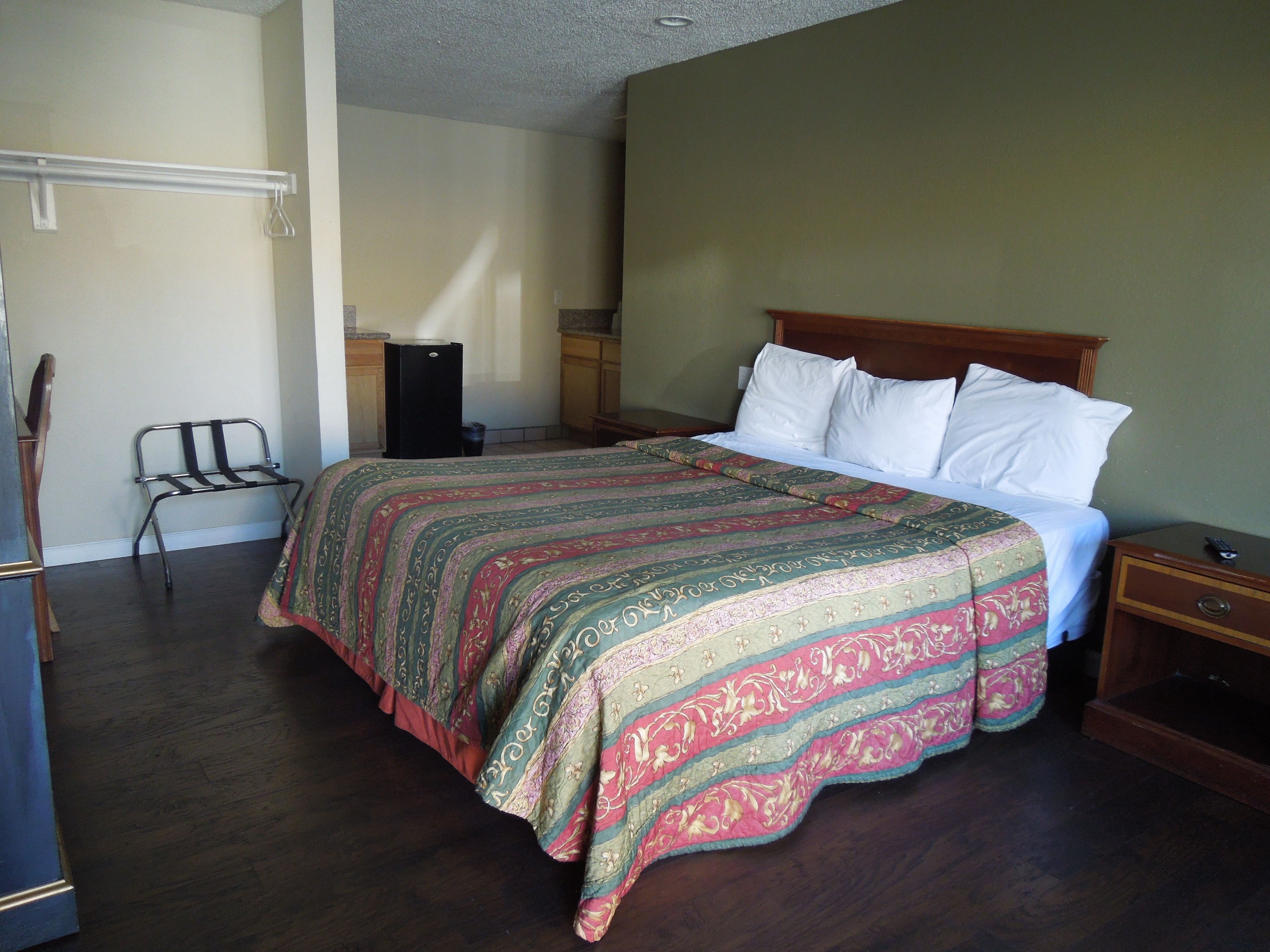 Photo - National Inn Garden Grove