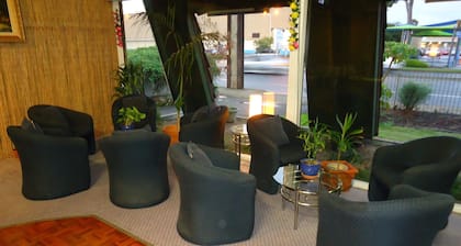 Lindy Lodge Motel