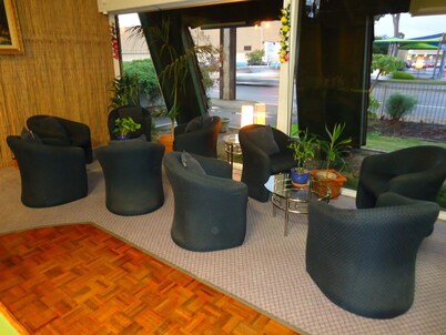 Lindy Lodge Motel
