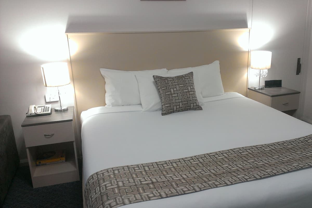 Executive Oda, 1 Büyük (Queen) Boy Yatak | 1 yatak odası, masa, ütü/ütü masası, beşik/çocuk yatağı