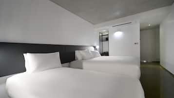 Chambre Familiale avec lits jumeaux (Big Window / Netflix available)