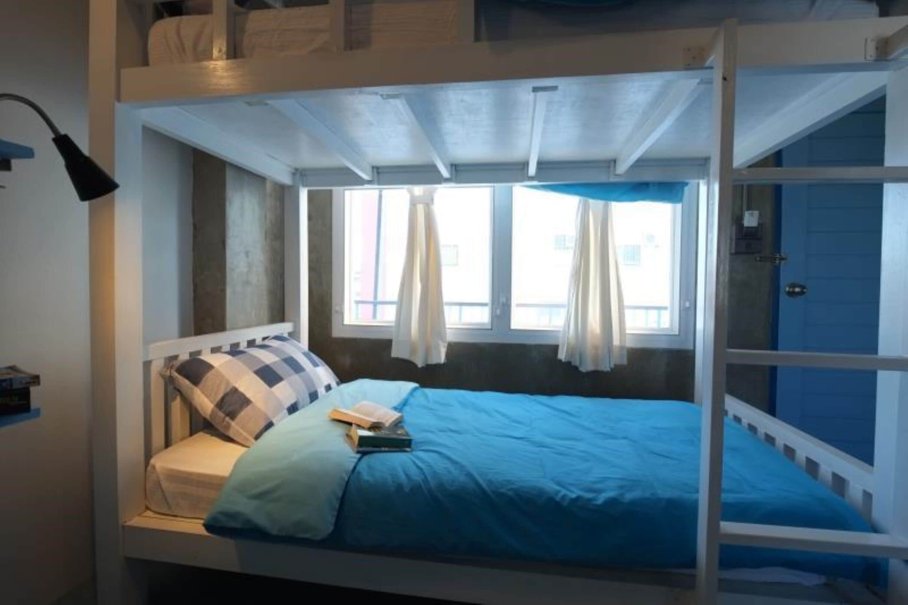 family quadruple room (air-condition) | in-room safe, desk, free wifi, bed sheets