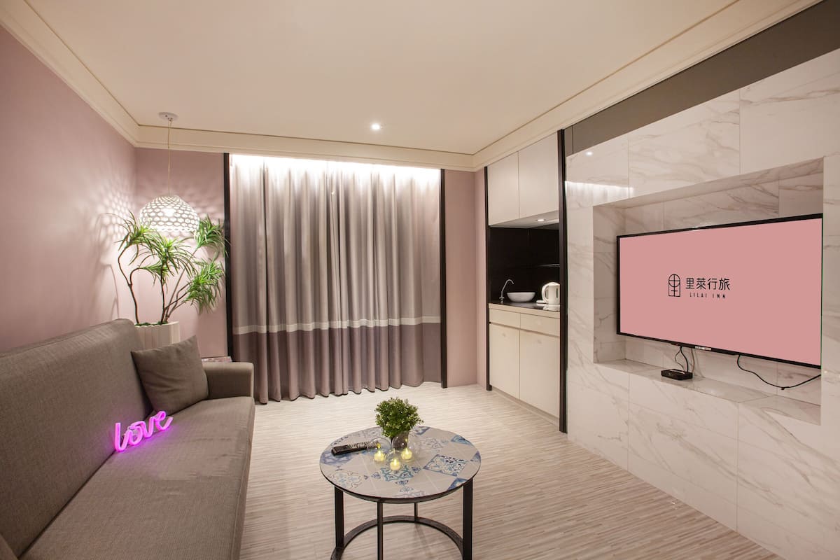 Basic-Vierbettzimmer | 1 Schlafzimmer, Schreibtisch, schallisolierte Zimmer, kostenloses WLAN