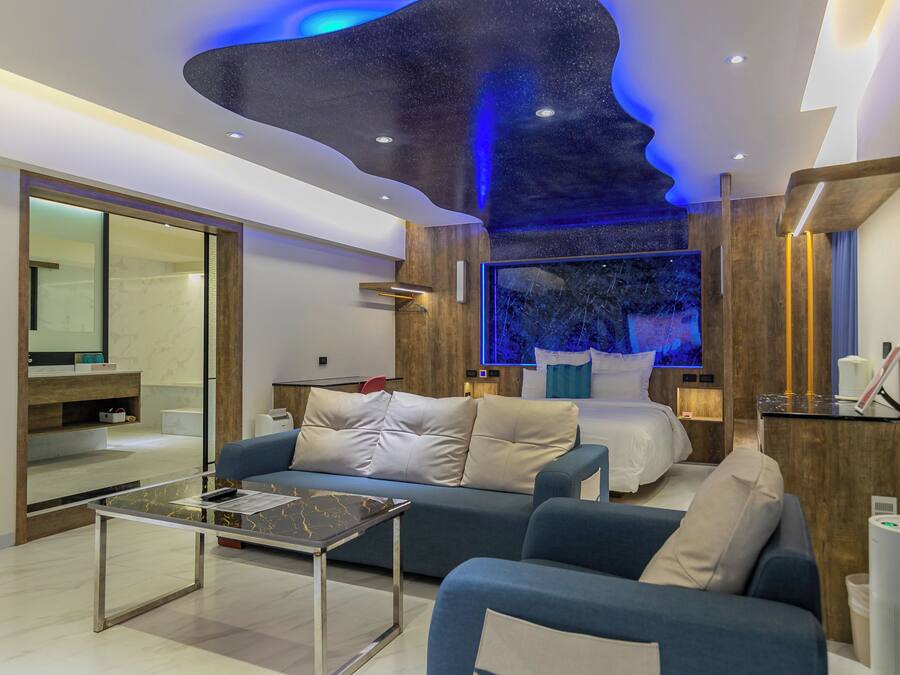 Deluxe Double Room | Desk, soundproofing, free WiFi, bed sheets