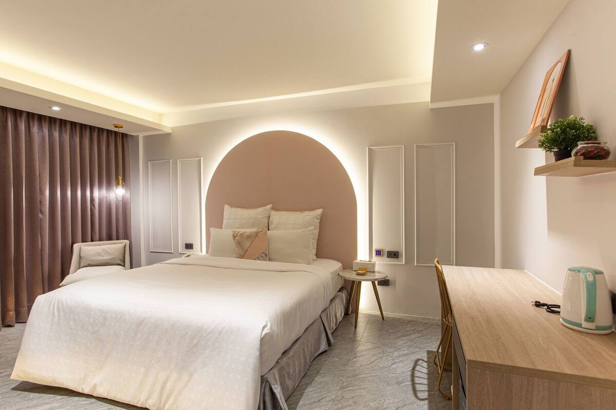 Bureau, chambres insonorisées, Wi-Fi gratuit, draps fournis