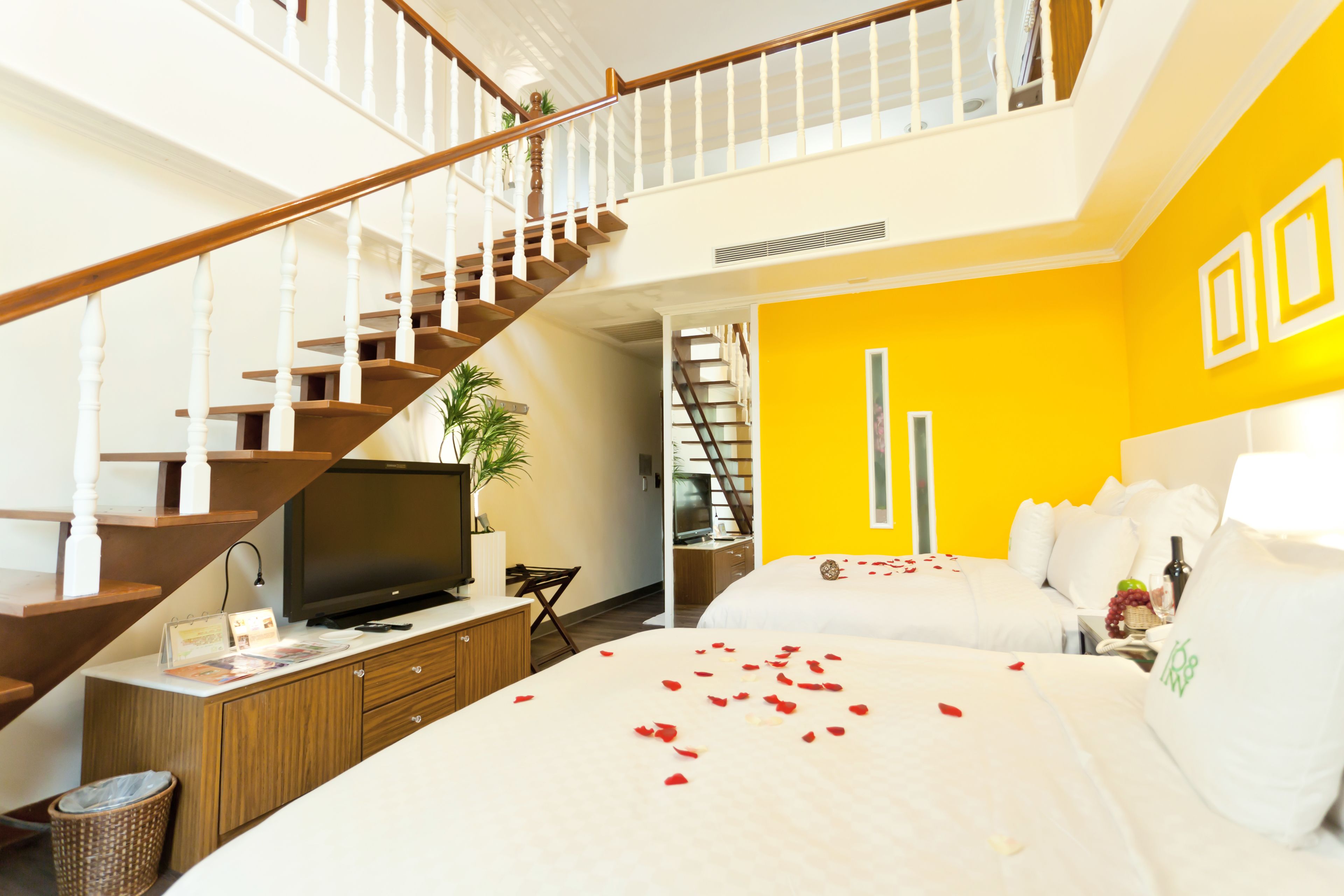 family loft | free minibar, individually decorated, desk, blackout curtains