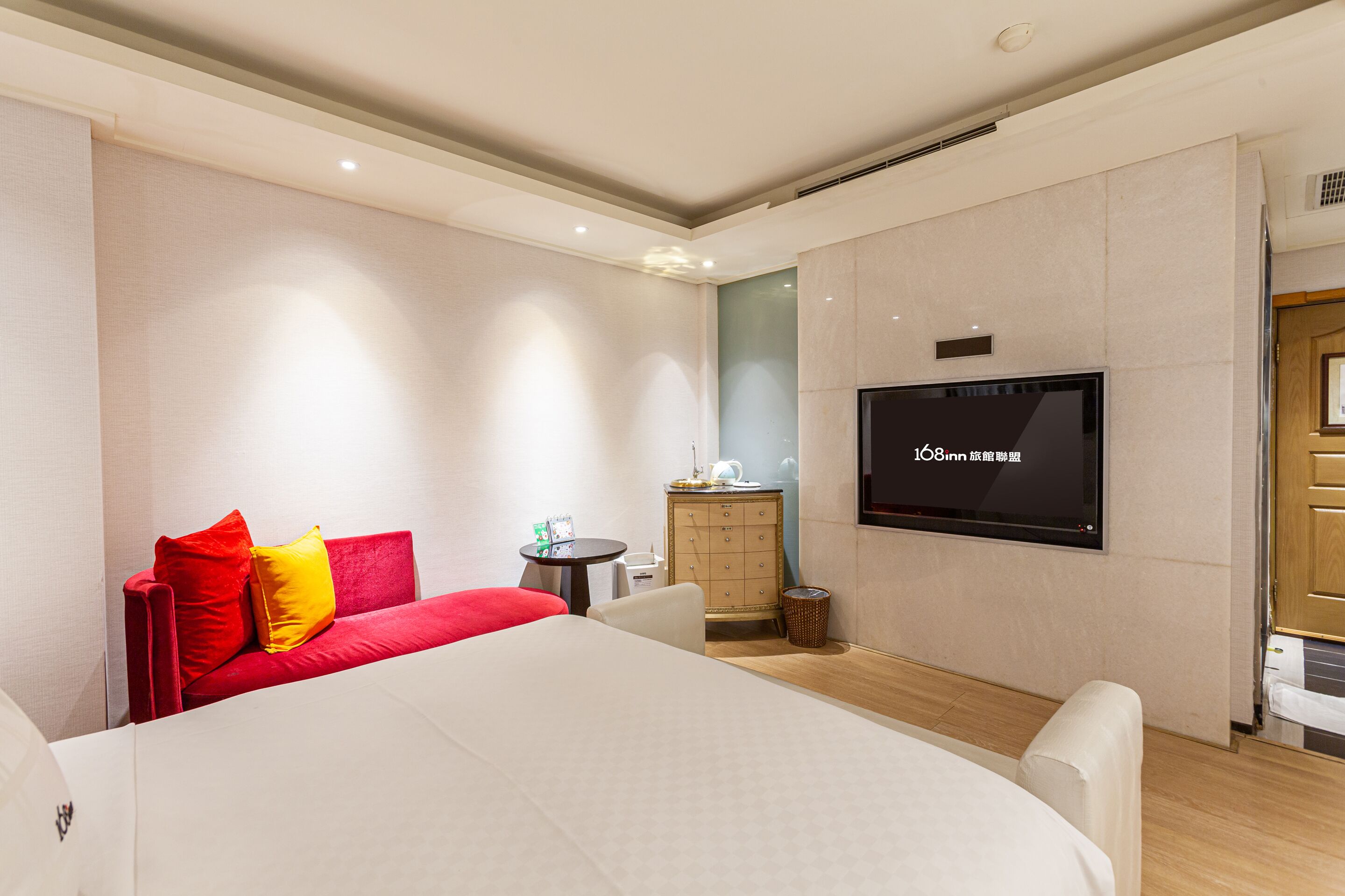 classic double room | free minibar, individually decorated, desk, blackout curtains