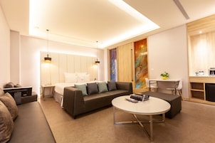 Decoración personalizada, muebles diferentes y escritorio 