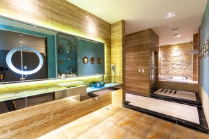 Bañera y ducha independientes, bañera de hidromasaje, secador de pelo