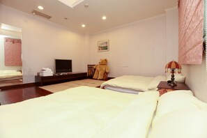 Standard Quadruple Room, 2 Double Beds, Shared Bathroom | Soundproofing, rollaway beds, free WiFi, bed sheets