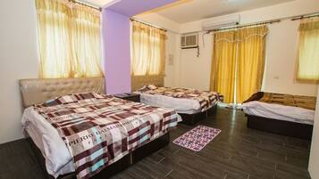 Family Room | Rollaway beds, free WiFi