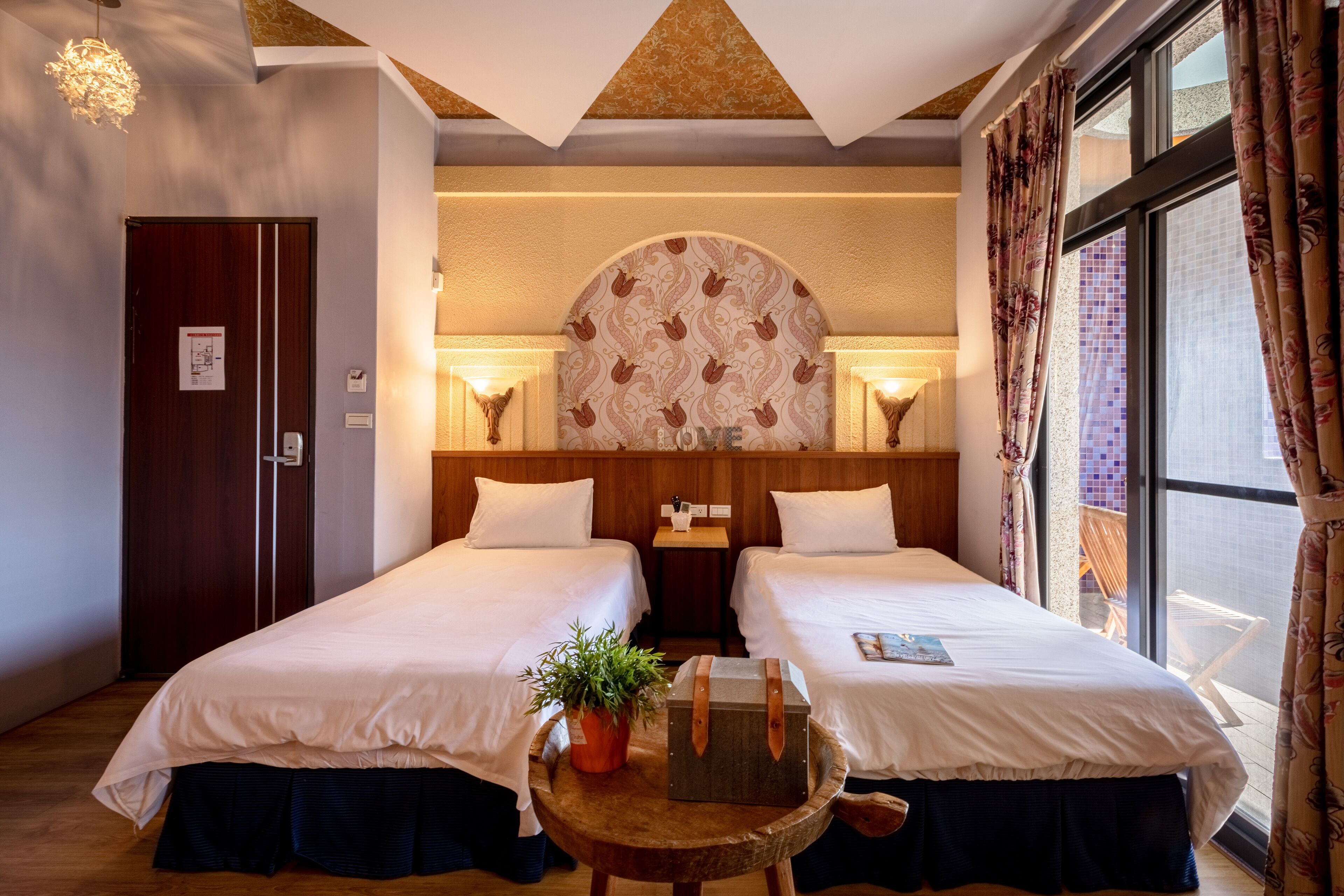 deluxe twin room, 2 single beds | 1 bedroom, egyptian cotton sheets, premium bedding, down duvets