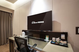 Habitación clásica doble | Ropa de cama de alta calidad, minibar, escritorio y wifi gratis