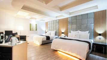 Deluxe-Vierbettzimmer | 2 Schlafzimmer, hochwertige Bettwaren, Minibar, Schreibtisch