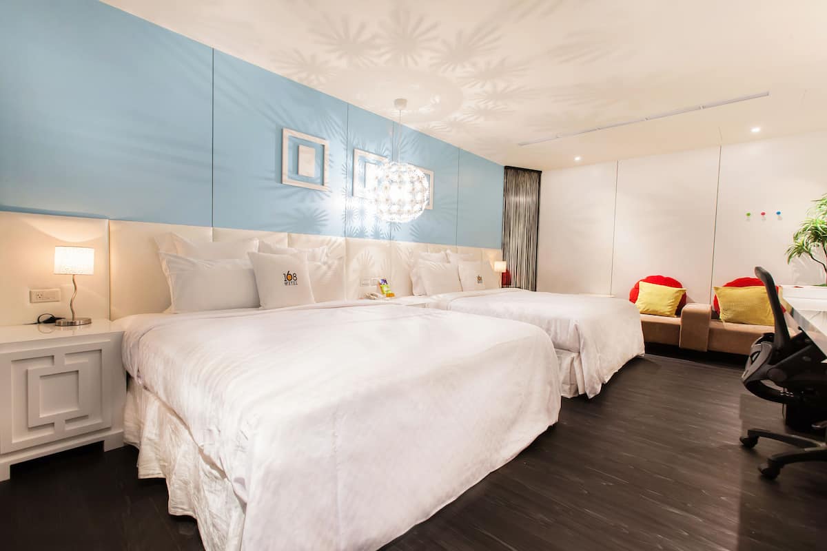 Habitación cuádruple clásica | 2 dormitorios, ropa de cama de alta calidad, minibar y escritorio