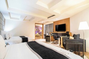 Deluxe Quadruple Room