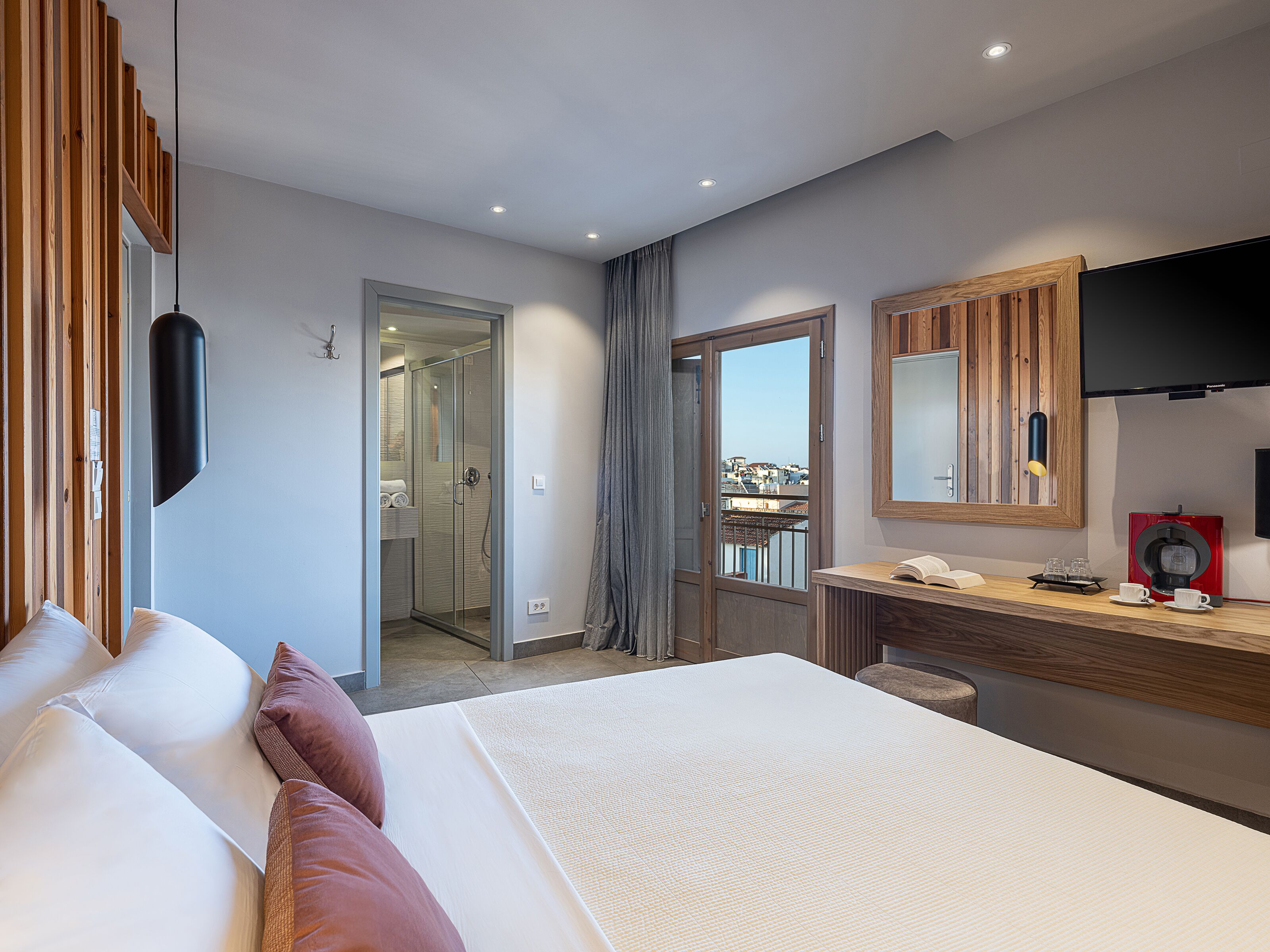 down duvets, in-room safe, desk, laptop workspace